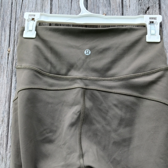 Lululemon In Movement Crop Everlux 19" Evergreen Dark Olive Green Leggings Sz 6 - Picture 3 of 6